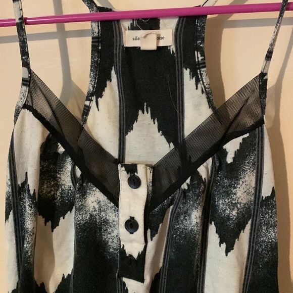 Silence and noise abstract tank top - Picture 4 of 7